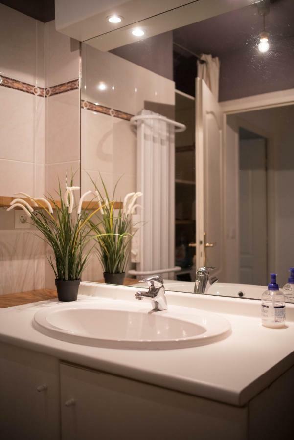 2 Pieces Avec Jardin Beaux Arts Apartment *