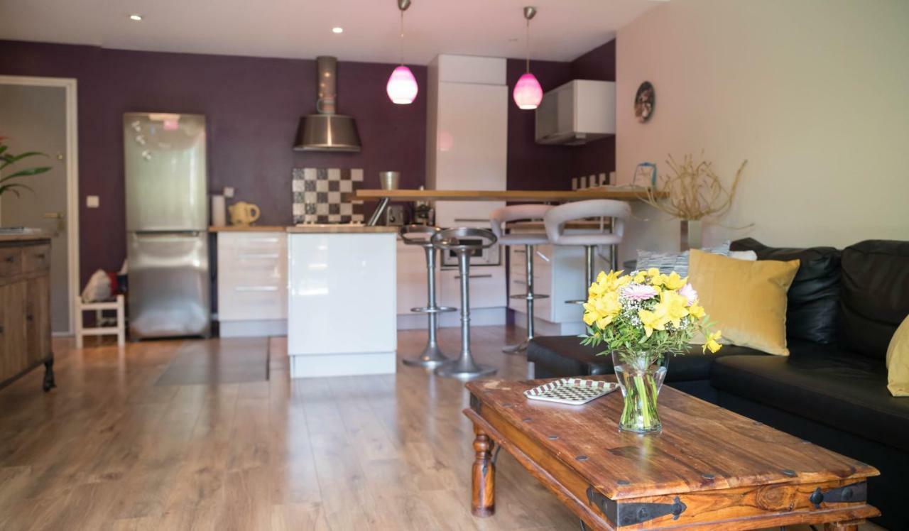 2 Pieces Avec Jardin Beaux Arts Apartment *